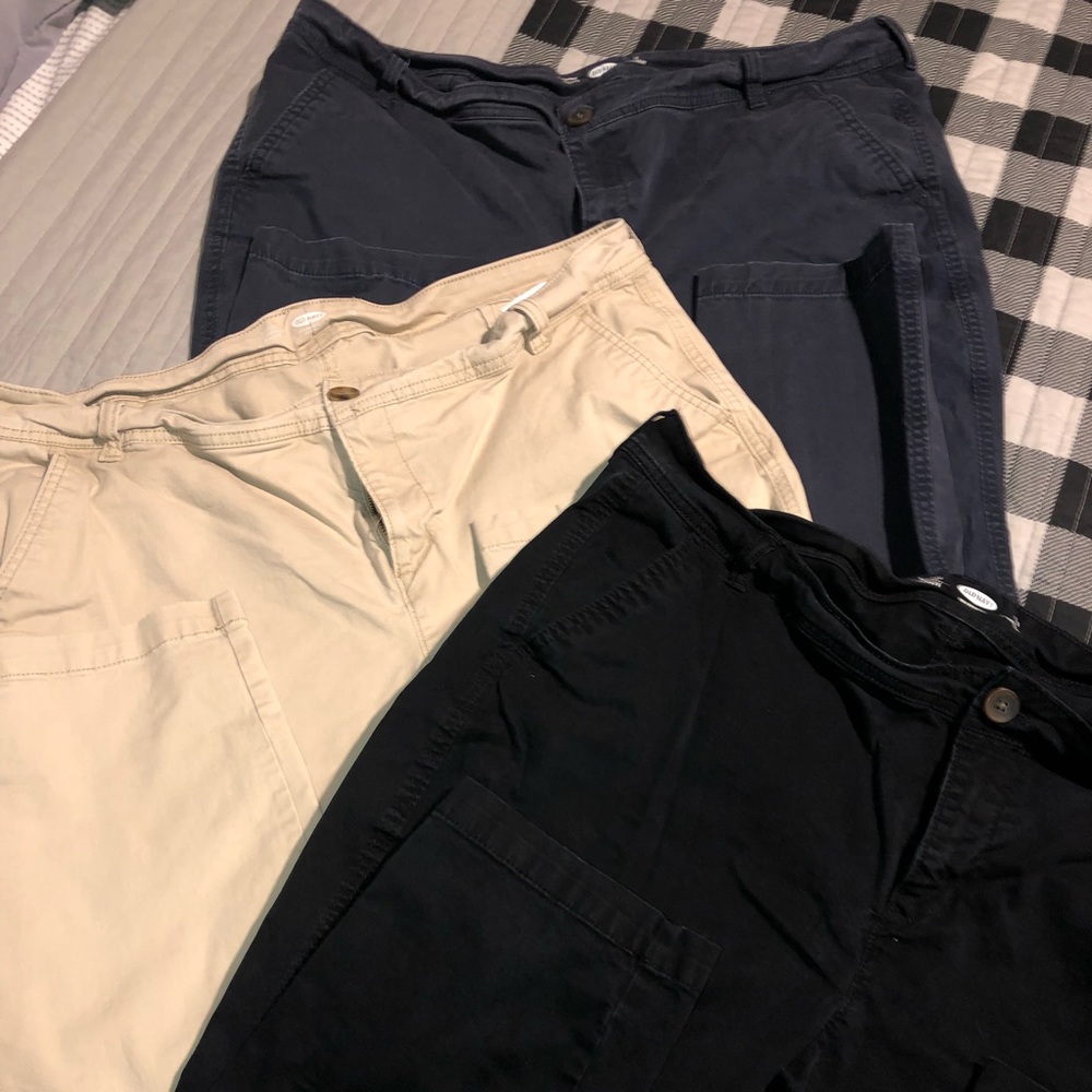 SOLD - 5 pairs of Old navy pants